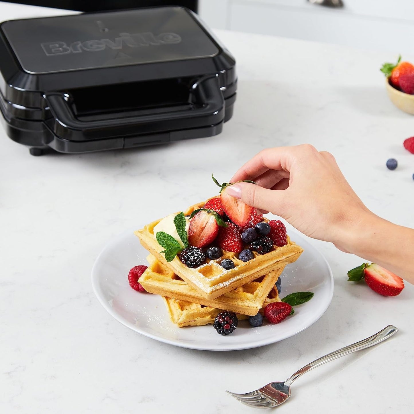 Breville 3-in-1 Ultimate Snack Maker – Toastie, Waffle & Panini Press, Black & Stainless Steel [VST098]